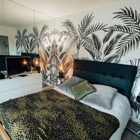 Beautiful Modern Fully Furnished Studio 勒瓦卢瓦-佩雷 外观 照片
