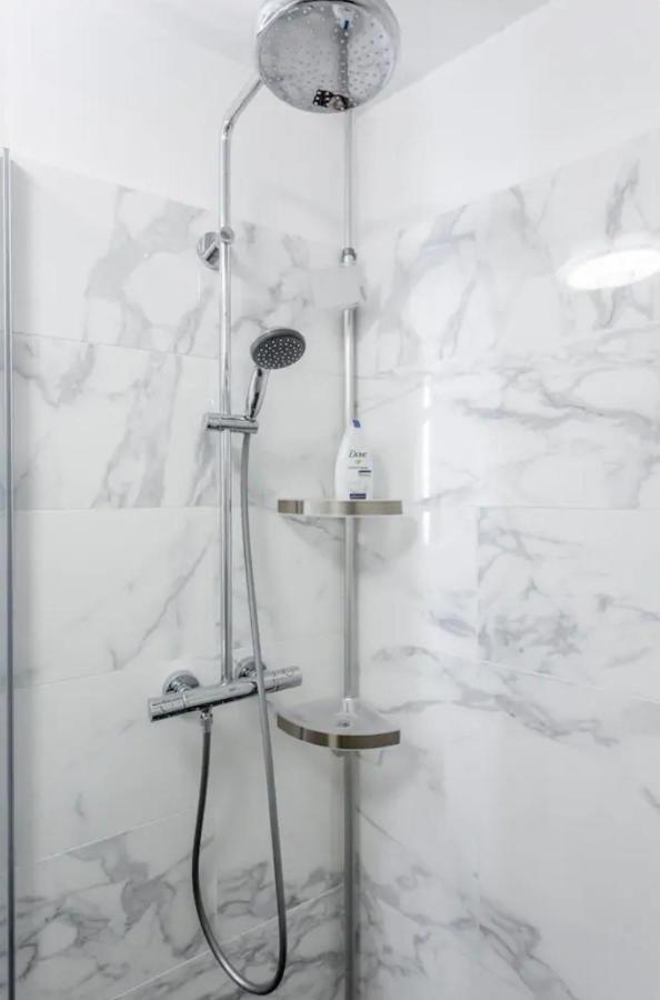 Beautiful Modern Fully Furnished Studio 勒瓦卢瓦-佩雷 外观 照片